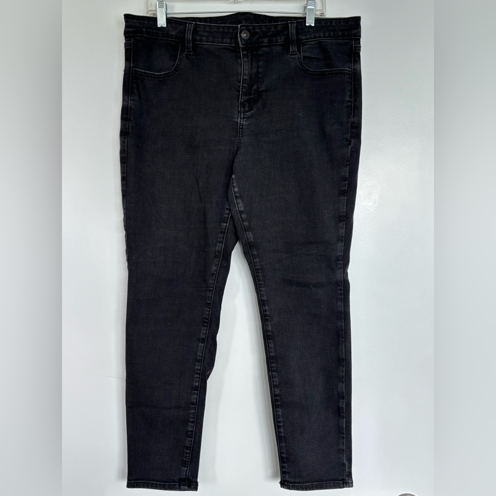 American Eagle 18” Waist Next Level Stretch Jeggings, Faded Black, Size 16.